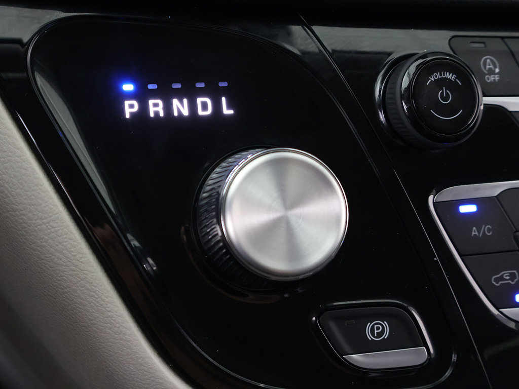 Used 2023 Chrysler Pacifica Touring-L FWD image 49