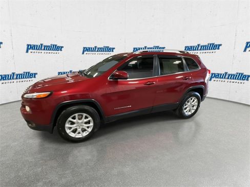 Used 2016 Jeep Cherokee Latitude image 5