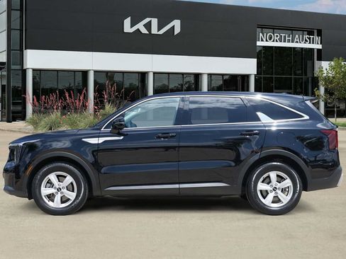 Certified 2024 Kia Sorento LX FWD image 3