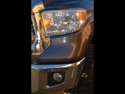 Used 2016 Toyota Tundra SR5 w/ SR5 Upgrade Package image 49