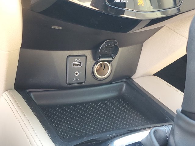 Used 2017 Nissan Rogue SL w/ SL Premium Package FWD image 29