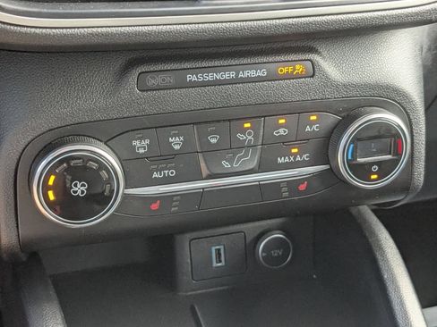 Used 2020 Ford Escape SE FWD image 23