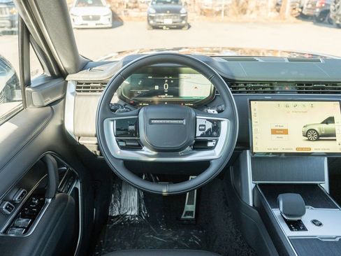 New 2025 Land Rover Range Rover SE image 12