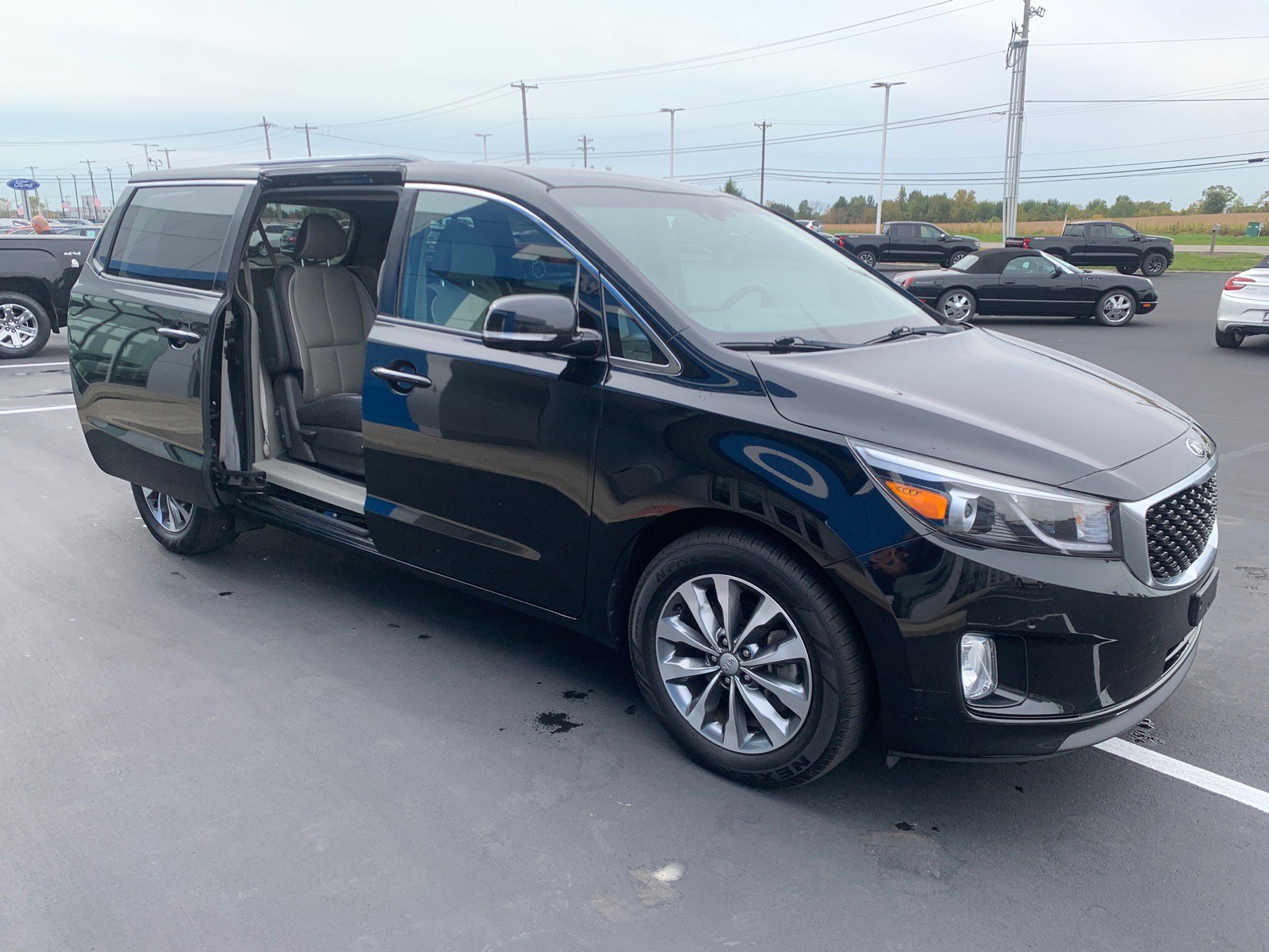 Used 2016 Kia Sedona SX FWD image 3
