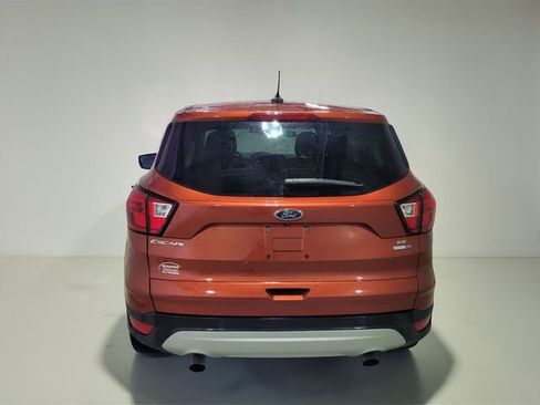 Used 2019 Ford Escape SE image 18