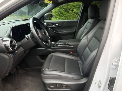 Used 2025 Chevrolet Equinox LT w/ Convenience Package II AWD/4WD image 10