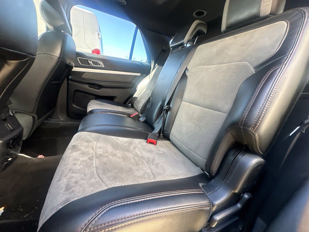 Used 2017 Ford Explorer XLT w/ Equipment Group 202A FWD image 10
