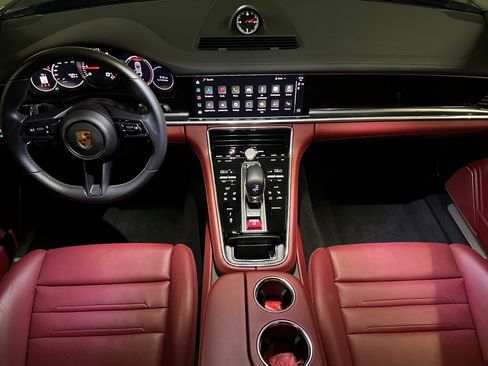 Used 2023 Porsche Panamera image 12