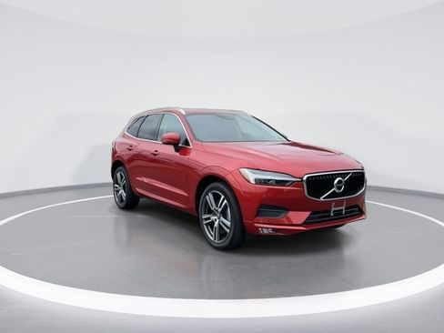 Used 2021 Volvo XC60 T6 Momentum w/ Premium Package image 9