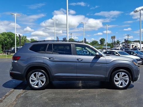 Certified 2023 Volkswagen Atlas SE w/ Panoramic Sunroof Package AWD/4WD image 7