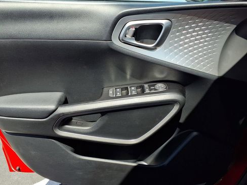 Used 2023 Kia Soul LX FWD image 19