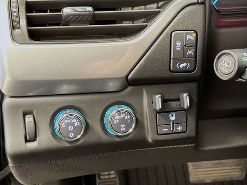 Used 2019 Chevrolet Tahoe Premier AWD/4WD image 13