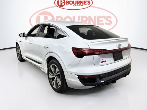 Used 2024 Audi Q8 e-tron Premium AWD/4WD image 9
