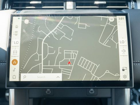 Certified 2025 Land Rover Discovery Sport Dynamic SE AWD/4WD image 29
