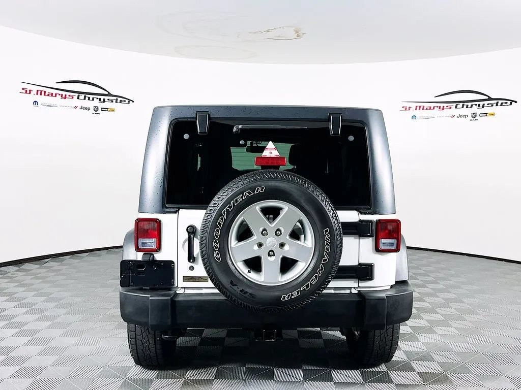 Used 2013 Jeep Wrangler Unlimited Sport AWD/4WD image 7