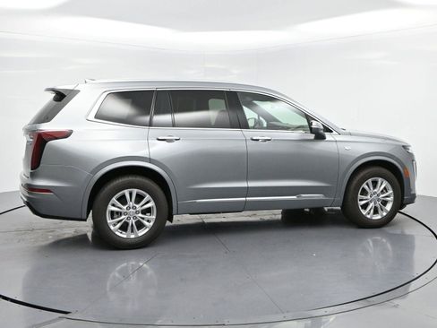 Certified 2025 Cadillac XT6 Luxury FWD image 8