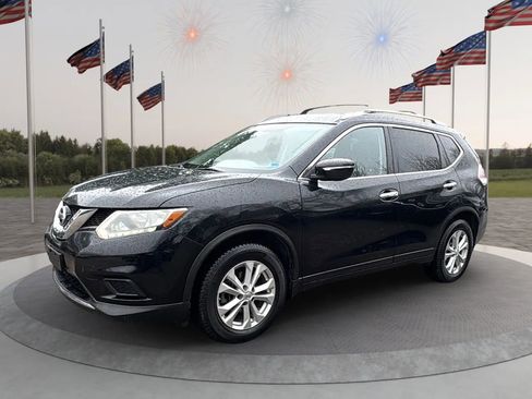 Used 2015 Nissan Rogue SV image 1