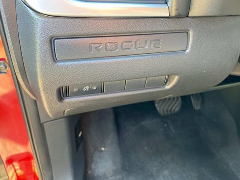 Used 2023 Nissan Rogue S AWD/4WD image 15