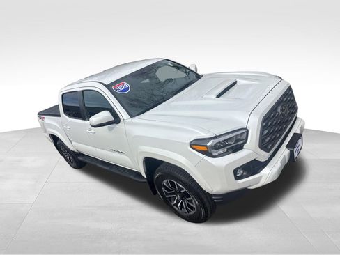 Used 2023 Toyota Tacoma TRD Sport w/ Technology Package image 7