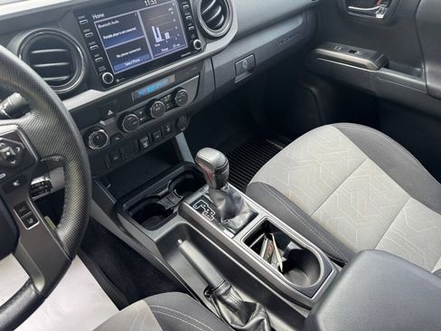 Used 2021 Toyota Tacoma TRD Sport AWD/4WD image 32