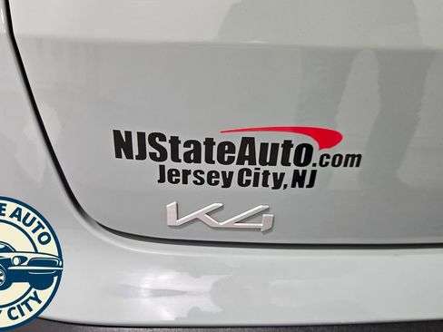 Used 2025 Kia K4 FWD image 26