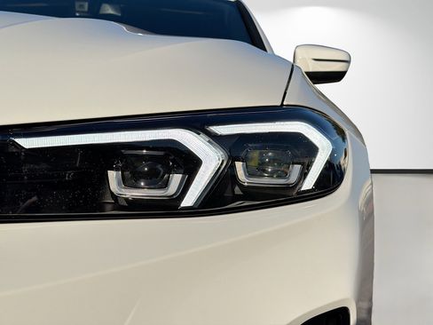 New 2026 BMW 330i Sedan w/ Premium Package image 9