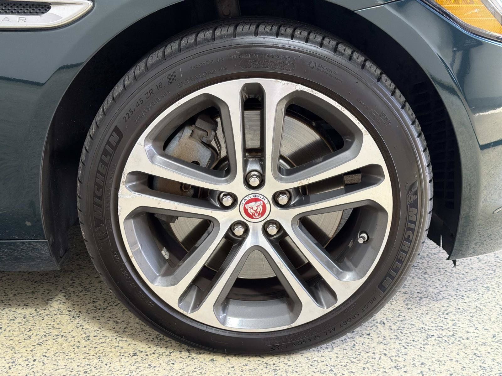 Used 2017 Jaguar XE Premium AWD/4WD image 9