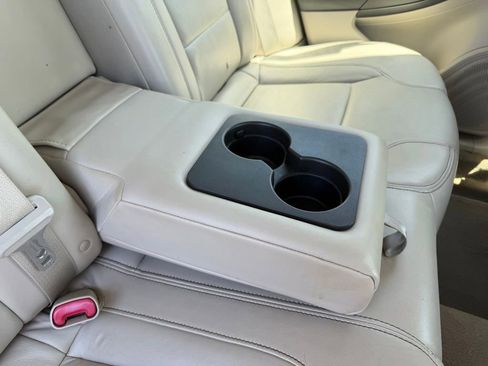 Used 2012 Ford Taurus SEL FWD image 35