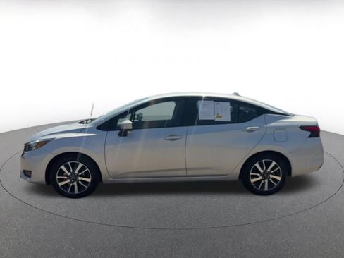 Used 2025 Nissan Versa SV FWD image 9