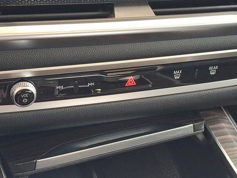 Certified 2024 BMW X5 xDrive40i w/ Premium Package image 17