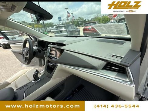 Certified 2017 Cadillac XT5 Premium Luxury w/ LPO, Wheel Lock Package AWD/4WD image 30