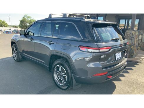 Used 2022 Jeep Grand Cherokee Trailhawk w/ ADV Protech Group II AWD/4WD image 8