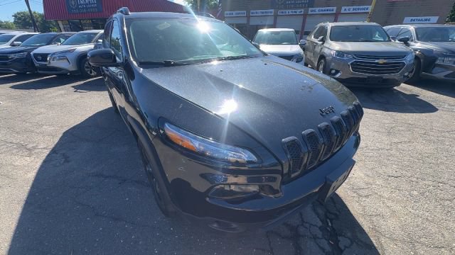 Used 2015 Jeep Cherokee Latitude w/ Comfort/Convenience Group AWD/4WD image 3