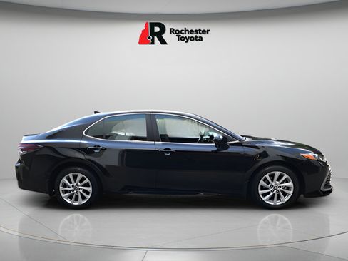 Used 2024 Toyota Camry LE FWD image 8