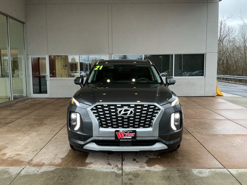 Used 2021 Hyundai Palisade Limited image 2