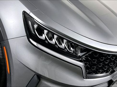 Used 2022 Kia Sorento S FWD image 30