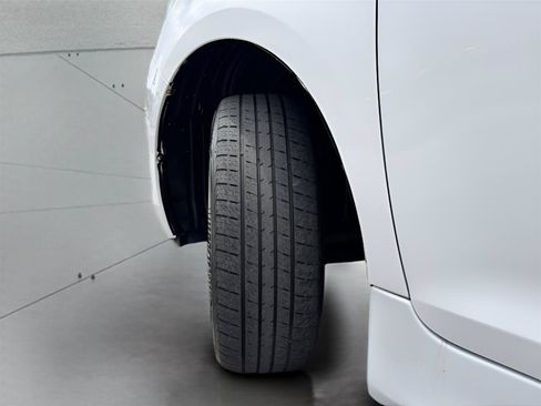 Used 2011 Toyota Sienna XLE w/ Premium Pkg FWD image 28