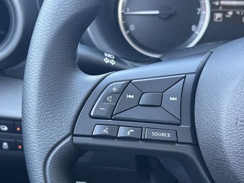 New 2025 Nissan Kicks Play S image 11