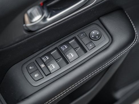 New 2026 Chrysler Voyager LX image 36