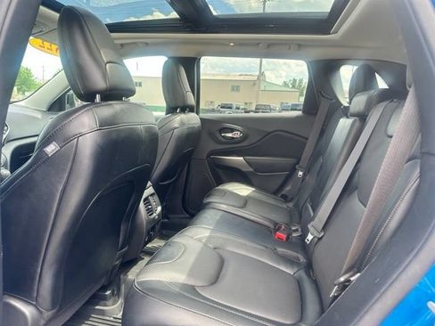 Used 2022 Jeep Cherokee Limited w/ Elite Package AWD/4WD image 20