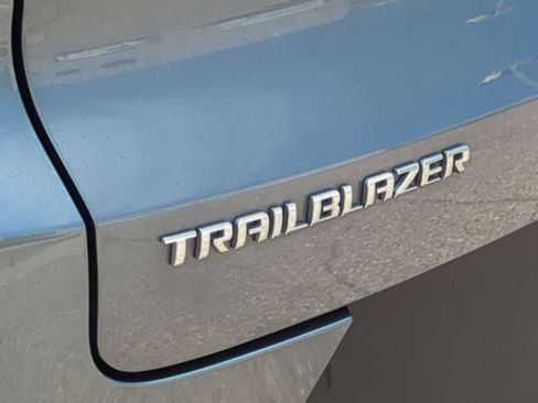Used 2022 Chevrolet TrailBlazer ACTIV w/ Sun and Liftgate Package FWD image 13