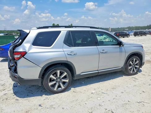 Used 2025 Honda Pilot Touring image 4