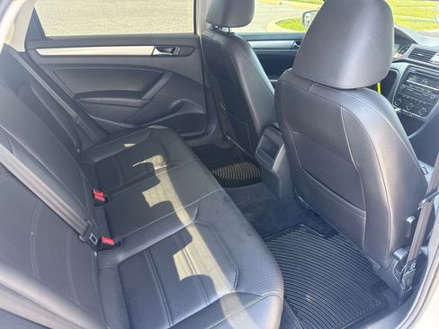 Used 2013 Volkswagen Passat 2.5 S FWD image 13