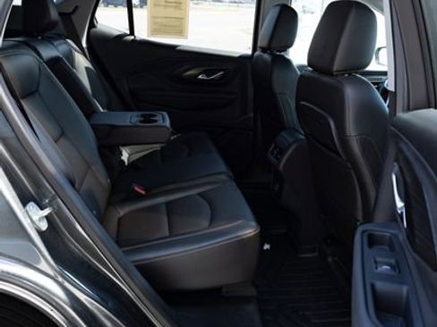 Used 2021 GMC Terrain SLT w/ Elevation Edition image 25