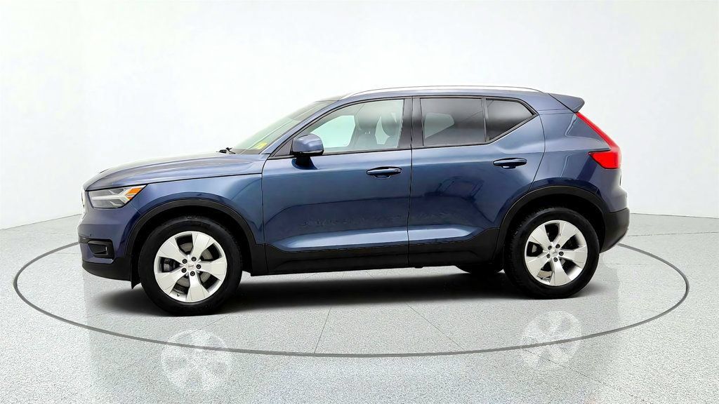 Used 2021 Volvo XC40 T5 Momentum w/ Premium Package AWD/4WD image 8