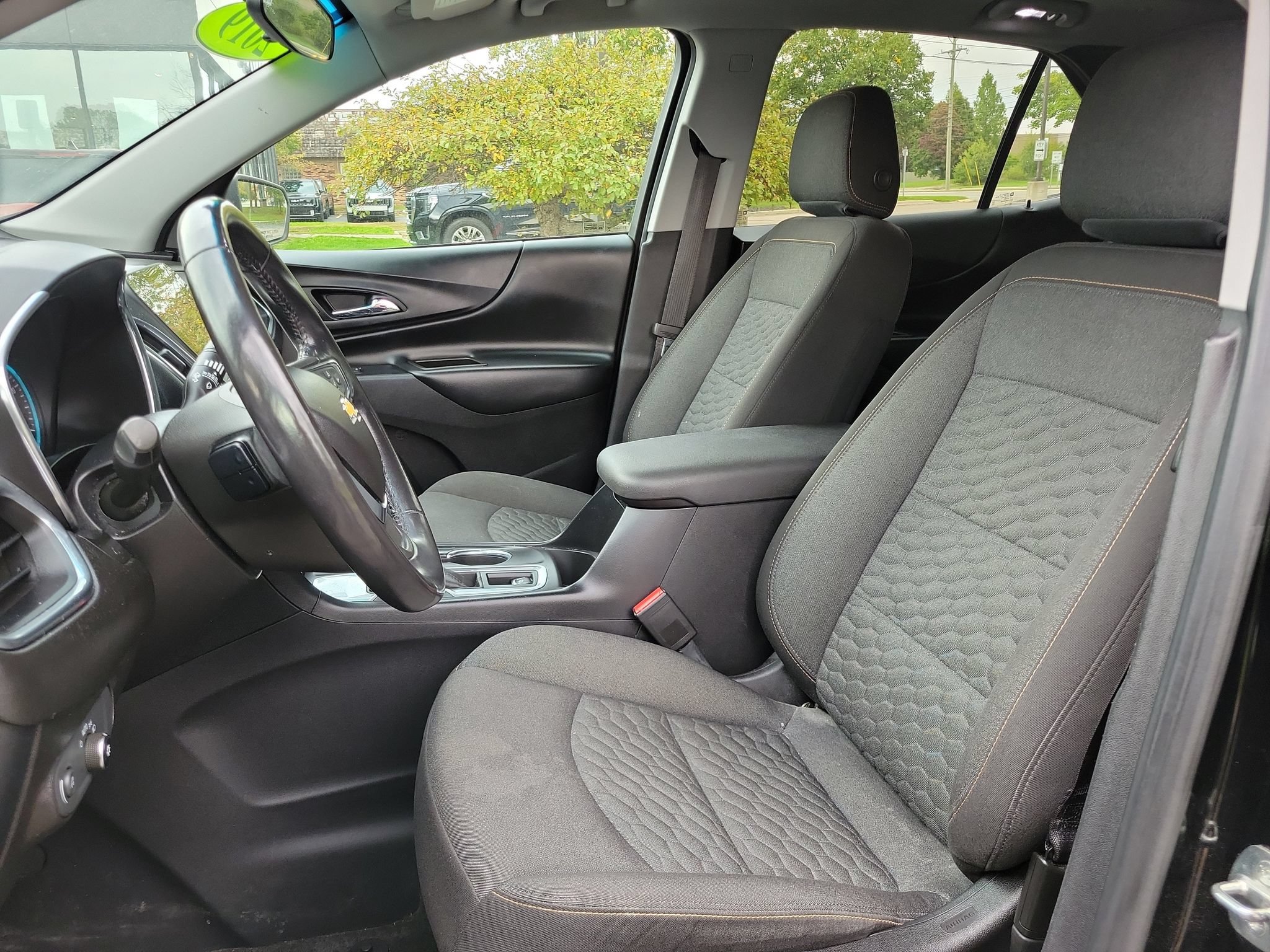 Used 2019 Chevrolet Equinox LT w/ Sun & Navigation Package FWD image 5