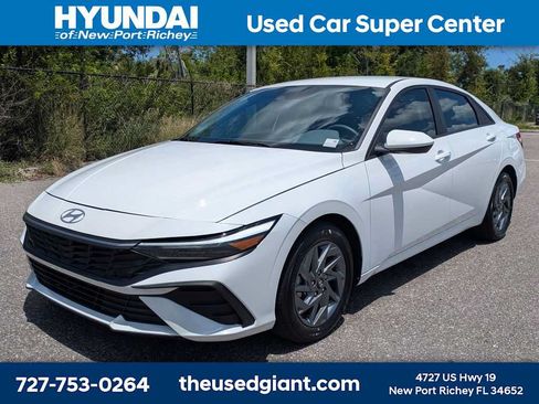 Used 2024 Hyundai Elantra SEL FWD image 1