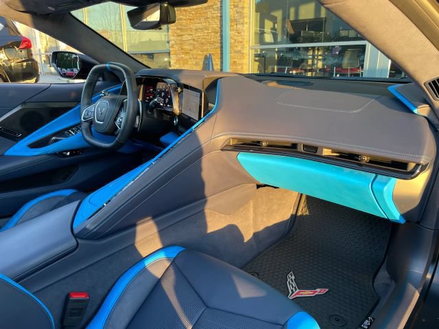 Used 2023 Chevrolet Corvette Stingray Premium Conv w/ Z51 Performance Package RWD image 32