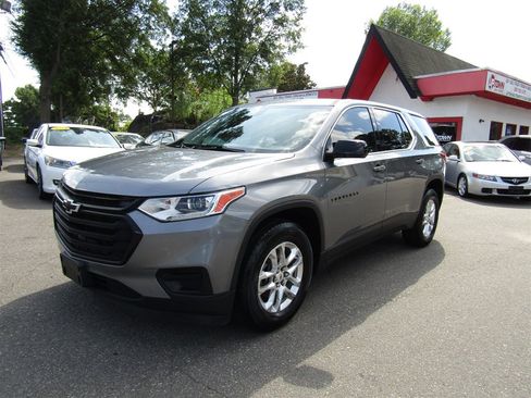 Used 2020 Chevrolet Traverse LS w/ LPO, Blackout Package FWD image 12