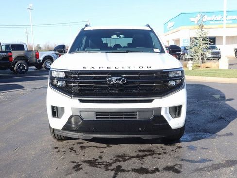 New 2026 Ford Expedition Platinum w/ Stealth Appearance Package image 9